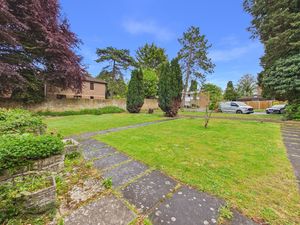 FRONT GARDEN- click for photo gallery